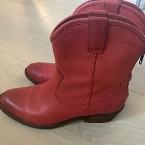 Boots Born size 8.5